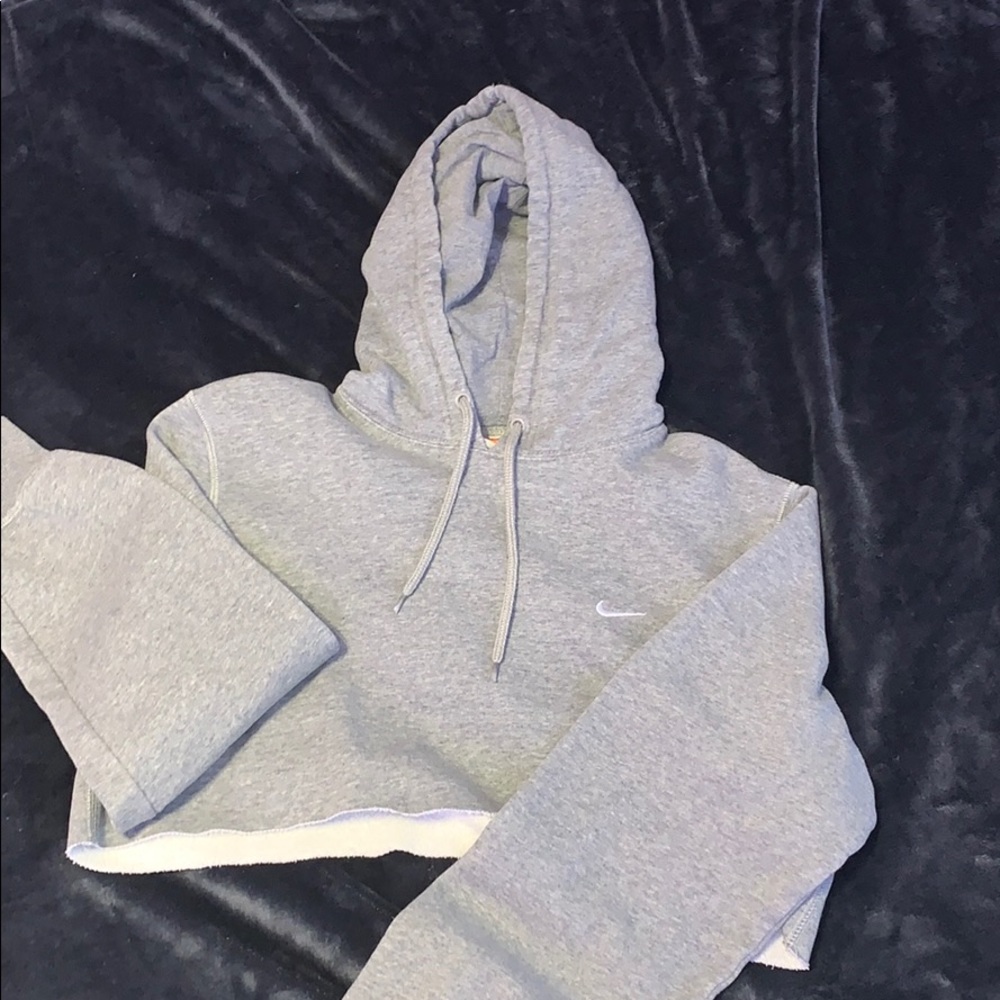 Cropped Nike Hoodie